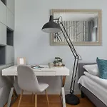 شقة Stylish With Parking & Ac In The Centre Of Near Old Town By Renters *
