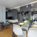 Stylish With Parking & Ac In The Centre Of Near Old Town By Renters كراكوفيا