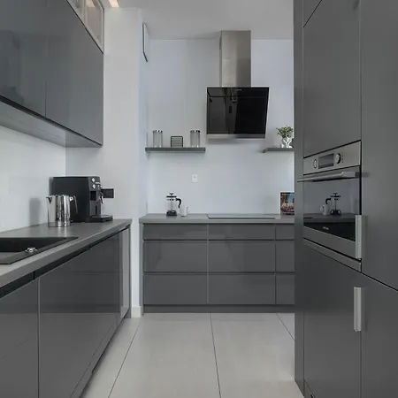 Stylish With Parking & Ac In The Centre Of Near Old Town By Renters Krakov