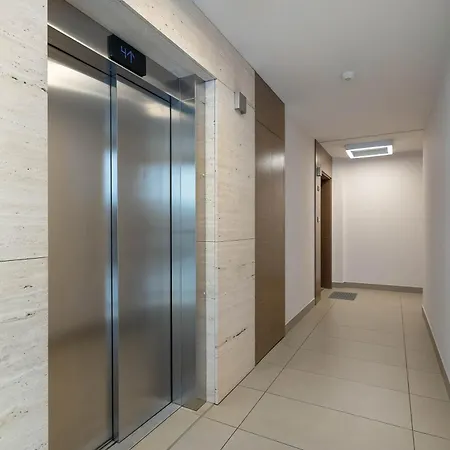 Stylish With Parking & Ac In The Centre Of Near Old Town By Renters Kraków