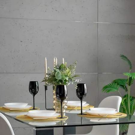 Stylish With Parking & Ac In The Centre Of Near Old Town By Renters Apartmán