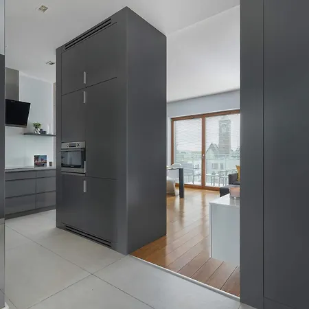 Stylish With Parking & Ac In The Centre Of Near Old Town By Renters