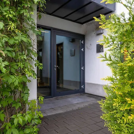 Stylish With Parking & Ac In The Centre Of By Renters Appartamento Cracovia